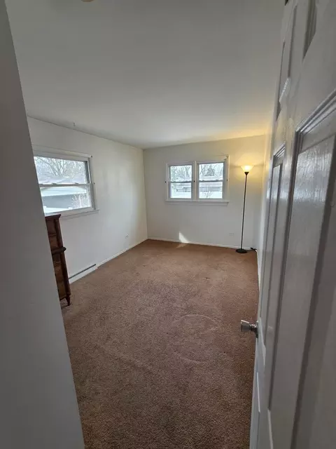 Bedroom - 2201 Kingfisher Ln, Rolling Meadows, IL 60008 photo 3 of 8