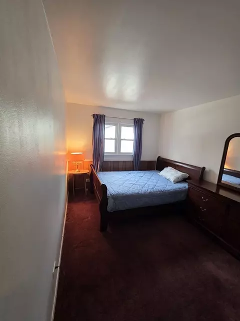Bedroom - 2201 Kingfisher Ln, Rolling Meadows, IL 60008 photo 2 of 8