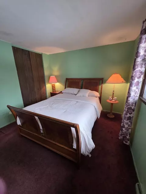 Bedroom - 2201 Kingfisher Ln, Rolling Meadows, IL 60008 photo 5 of 8
