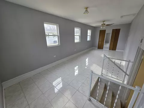 Living - 2201 Kingfisher Ln, Rolling Meadows, IL 60008 photo 7 of 7