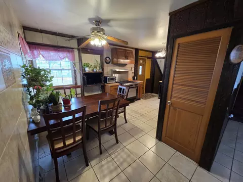 Kitchen - 2201 Kingfisher Ln, Rolling Meadows, IL 60008 photo 6 of 6