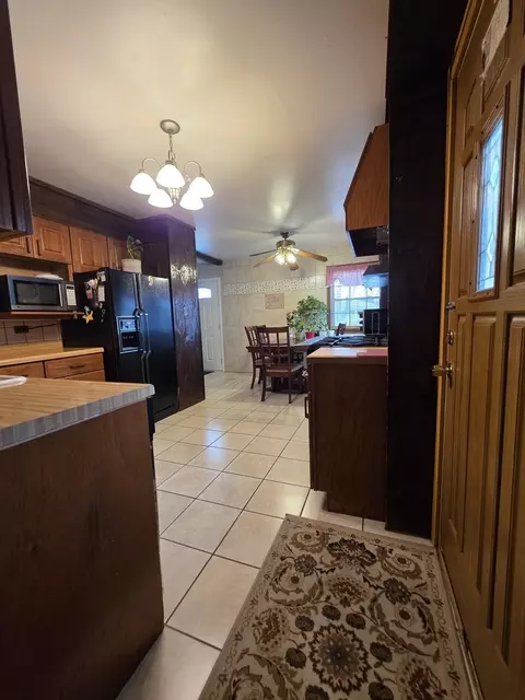 Kitchen - 2201 Kingfisher Ln, Rolling Meadows, IL 60008 photo 1 of 6