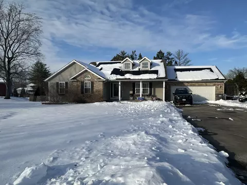 502 Canary Ln, Carterville, IL 62918