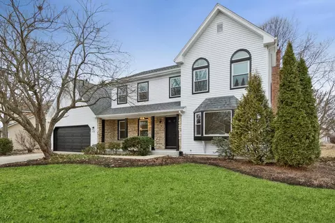 731 S River Rd, Naperville, IL 60540