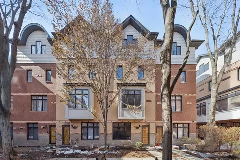 422 Pennsylvania Way, Oak Park, IL 60302