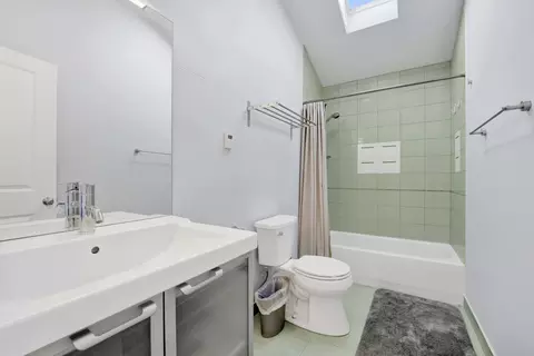 Undisclosed, Chicago, IL 60647 photo 32