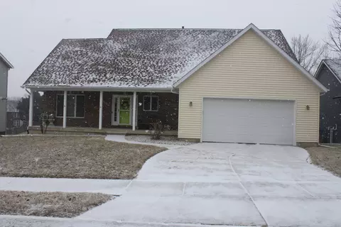 1310 W 51st St, Davenport, IA 52806