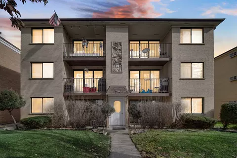 3853 N Narragansett Ave #203, Chicago, IL 60634