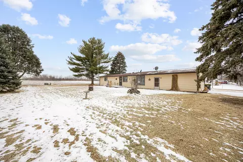 Exterior - 404 S Stott St, Genoa, IL 60135 photo 2 of 3