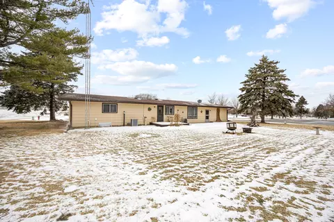 Exterior - 404 S Stott St, Genoa, IL 60135 photo 1 of 3