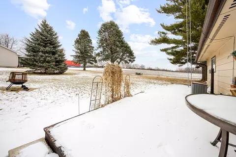 Exterior - 404 S Stott St, Genoa, IL 60135 photo 3 of 3