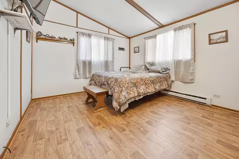 Bedroom - 404 S Stott St, Genoa, IL 60135 photo 2 of 4