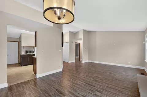 Living - 1690 Red Coach Ln, Algonquin, IL 60102 photo 4 of 5