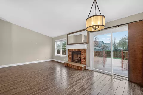 Living - 1690 Red Coach Ln, Algonquin, IL 60102 photo 3 of 5