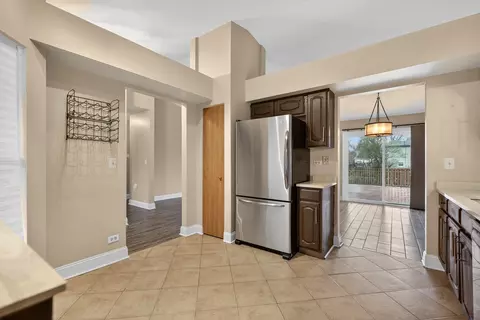 Kitchen - 1690 Red Coach Ln, Algonquin, IL 60102 photo 2 of 2