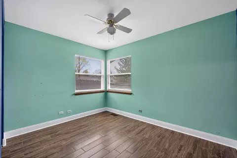 Bedroom - 1690 Red Coach Ln, Algonquin, IL 60102 photo 2 of 5