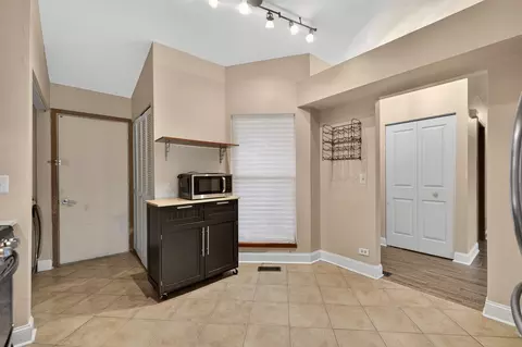 Entry Way - 1690 Red Coach Ln, Algonquin, IL 60102 photo 1 of 2