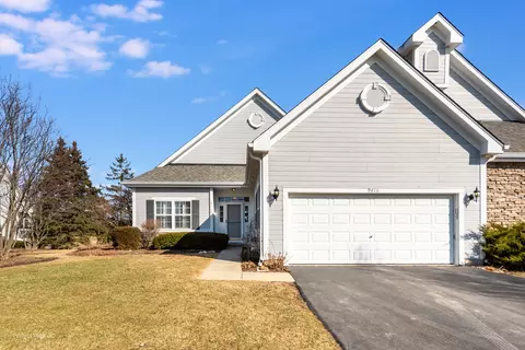 9416 Georgetown Ln, Crystal Lake, IL 60014