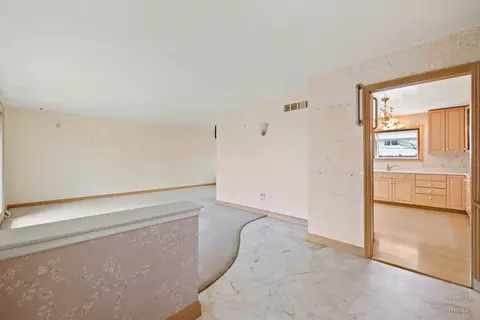 538 Westmere Rd, Des Plaines, IL 60016 photo 3