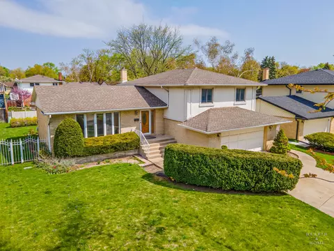 538 Westmere Rd, Des Plaines, IL 60016 photo 2