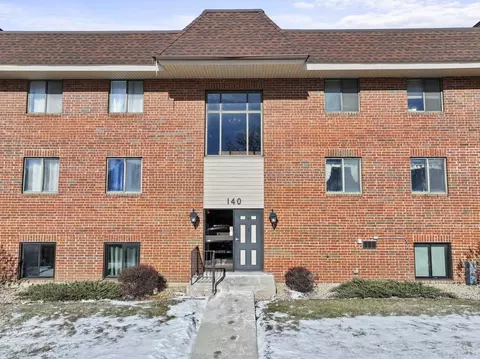 140 E Fountainview Ln #2B, Lombard, IL 60148