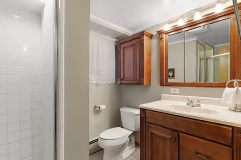 Bath - 4211 W Devon Ave, Chicago, IL 60646 photo 3 of 3