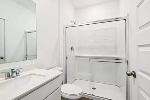 Bath - 1231 Wildflower Ln, Bartlett, IL 60103 photo 1 of 3
