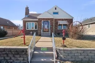 2030 40th St, Rock Island, IL 61201