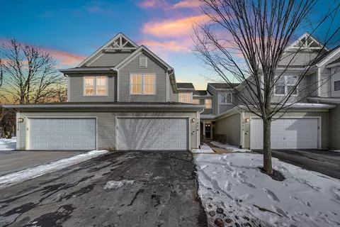 2874 Falling Waters Ln #2874, Lindenhurst, IL 60046