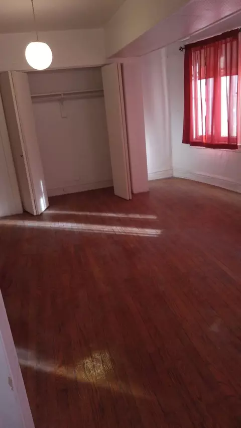 Bedroom - 2334 E 68th St #B, Chicago, IL 60649 photo 2 of 2