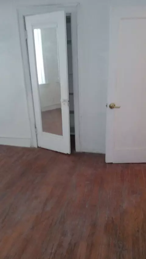 Bedroom - 2334 E 68th St #B, Chicago, IL 60649 photo 1 of 2