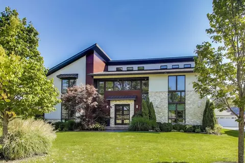 1431 Meadow Ln, Glenview, IL 60025