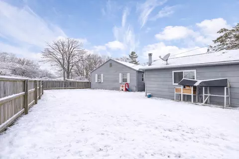 Exterior - 1144 39th St, Moline, IL 61265 photo 4 of 4