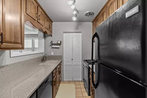 Kitchen - 1144 39th St, Moline, IL 61265 photo 1 of 2