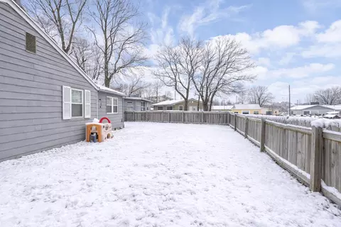 Exterior - 1144 39th St, Moline, IL 61265 photo 3 of 4