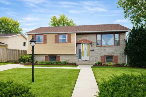 2113 Carmel Blvd, Zion, IL 60099