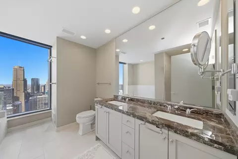 Bath - 60 E Monroe St #5304, Chicago, IL 60603 photo 1 of 6