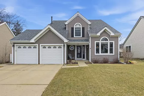 615 Newberry Dr, Elk Grove Village, IL 60007