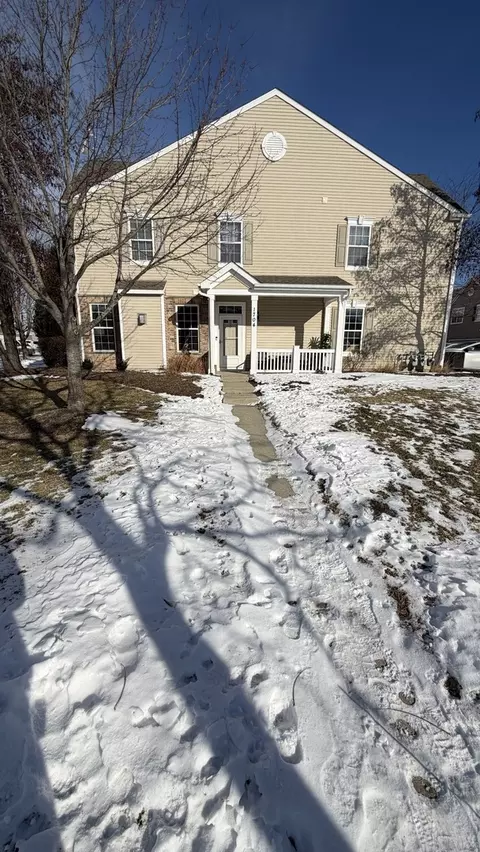 1704 Sebastian Rd, Woodstock, IL 60098