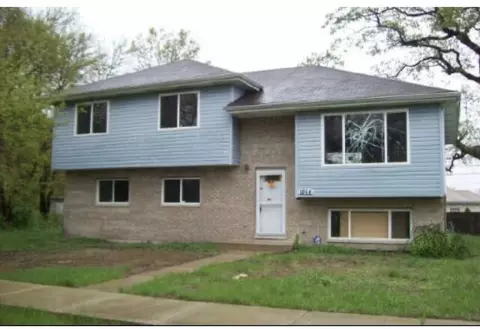 1864 Michigan City Rd, Calumet City, IL 60409
