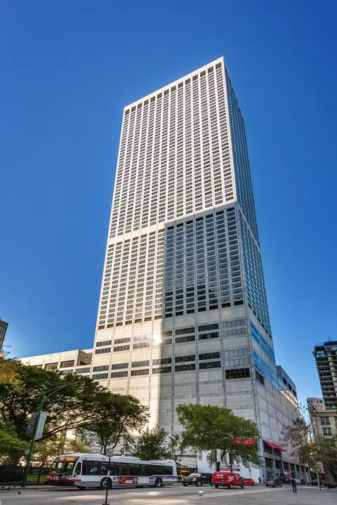 180 E Pearson St #6802, Chicago, IL 60611