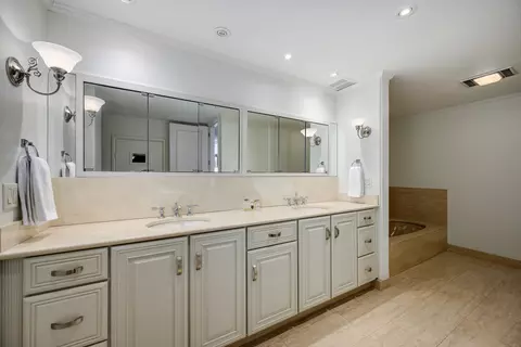 180 E Pearson St #6802, Chicago, IL 60611 photo 26