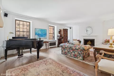 Living - 232 E Walton Pl #4E, Chicago, IL 60611 photo 1 of 5