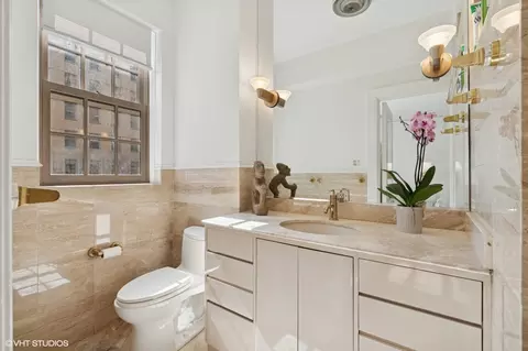 Bath - 232 E Walton Pl #4E, Chicago, IL 60611 photo 2 of 4