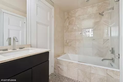 Bath - 232 E Walton Pl #4E, Chicago, IL 60611 photo 4 of 4