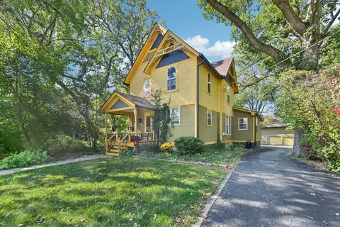 146 Westerfield Pl, Grayslake, IL 60030