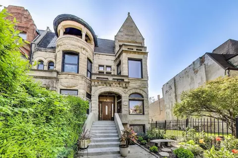 4553 S Ellis Ave, Chicago, IL 60653