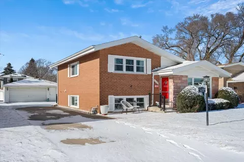 10124 S Kenton Ave, Oak Lawn, IL 60453