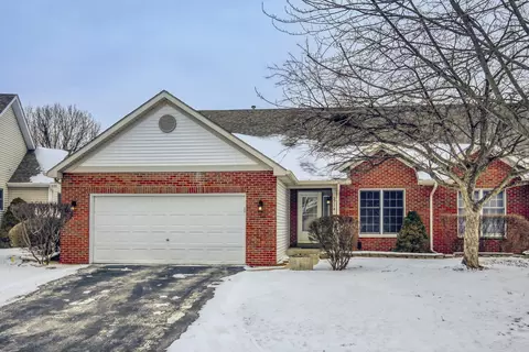 2714 Lake Side Cir, Joliet, IL 60431