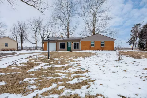 8428 N Shirlane St, Shirley, IL 61772